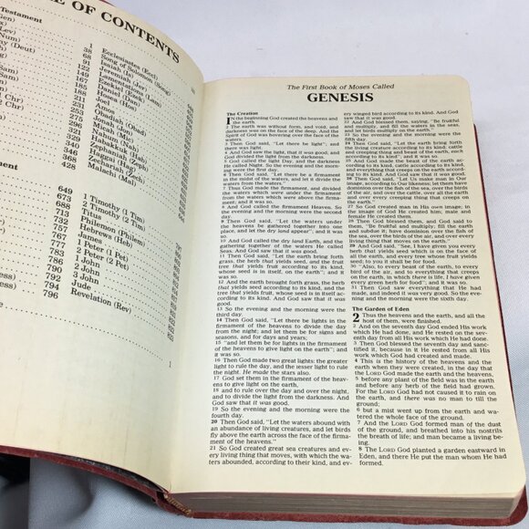 Holy Bible, New King James Version Nelson Regency Ed Christ in Red 412MR - Picture 9 of 13